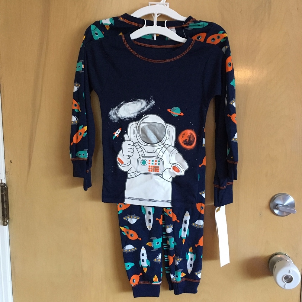 2 Pairs Boys 5T Pajamas